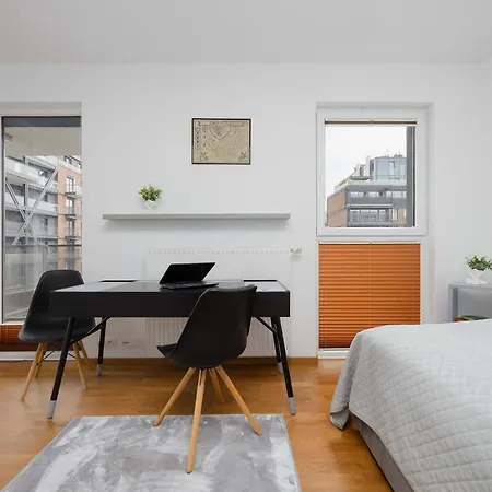 Διαμέρισμα Bright Okrzei In Near Pge By Renters