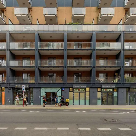 Bright Okrzei In Near Pge By Renters Βαρσοβία