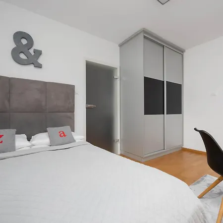 Bright Okrzei In Near Pge By Renters * Βαρσοβία