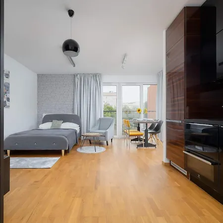 Διαμέρισμα Bright Okrzei In Near Pge By Renters